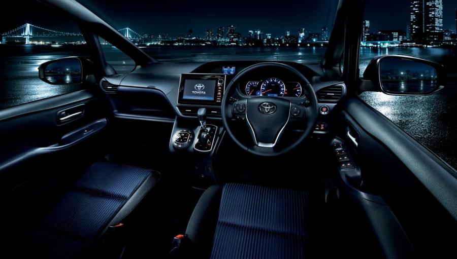  Toyota Voxy 2015 года  (фото 9 из 27)